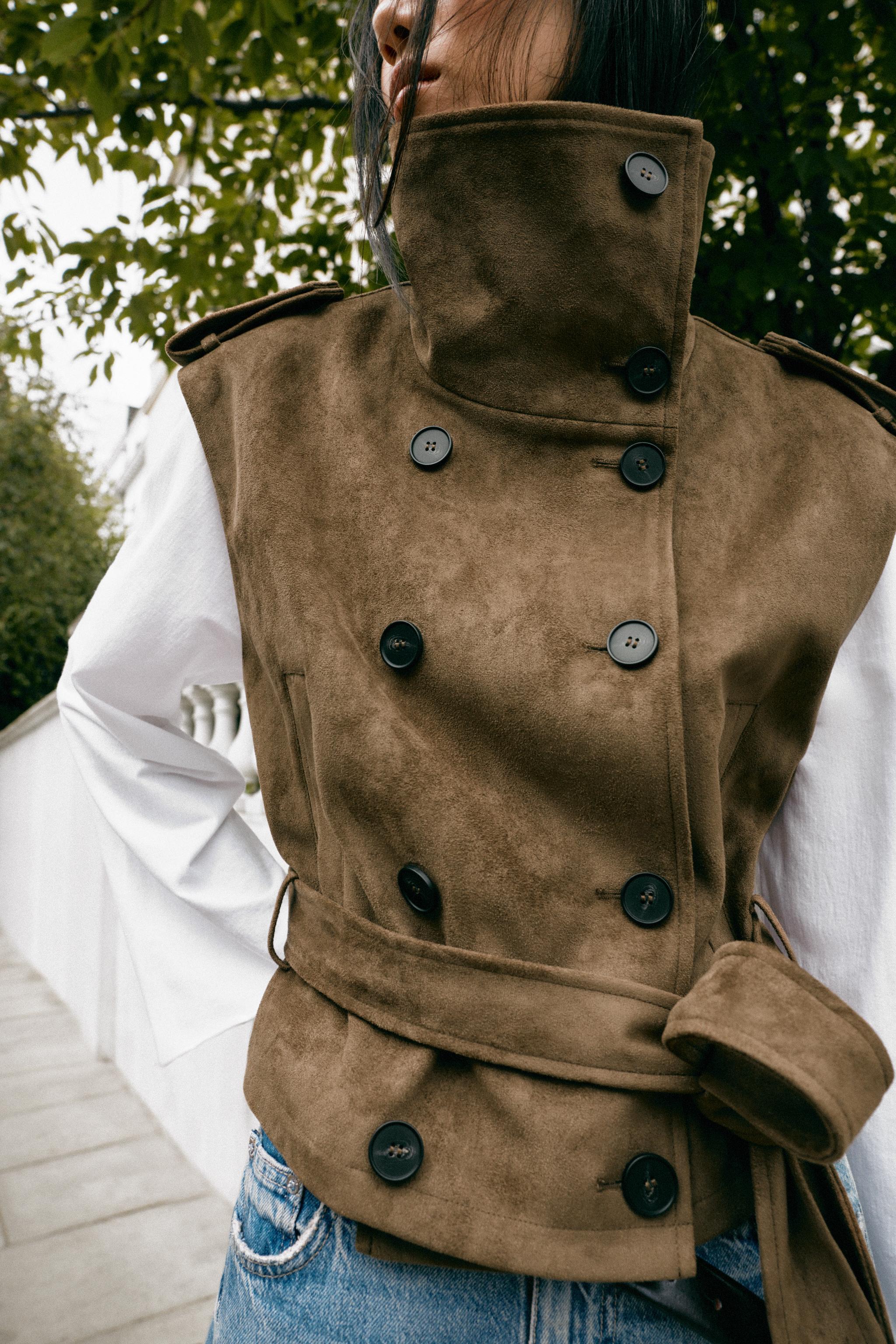 GILET AVEC CEINTURE EFFET DAIM